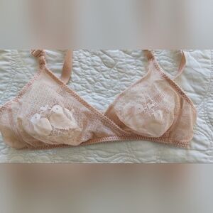 Elegant Lace Bralette - Cream